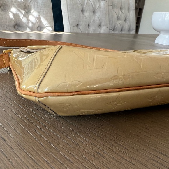 Louis Vuitton Vernis Thompson Street Shoulder Bag - Picture 7 of 14